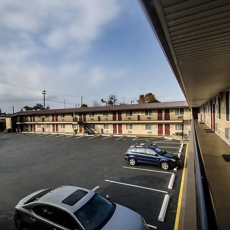 Days Inn By Wyndham Portland Central Extérieur photo