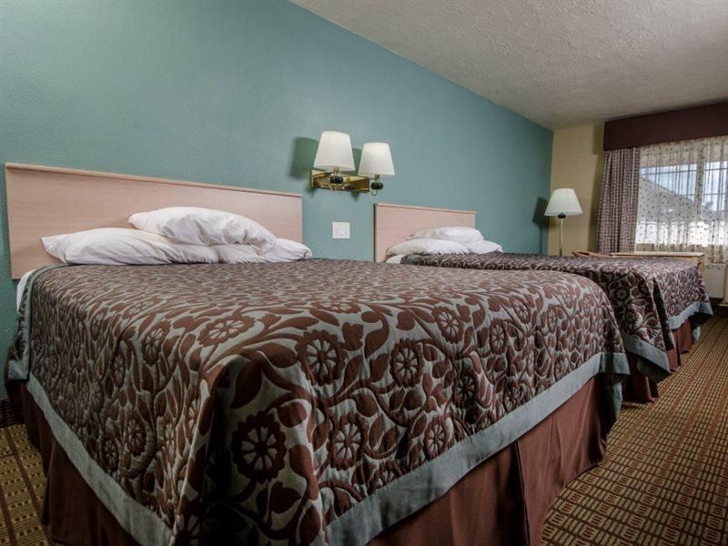 Days Inn By Wyndham Portland Central Extérieur photo