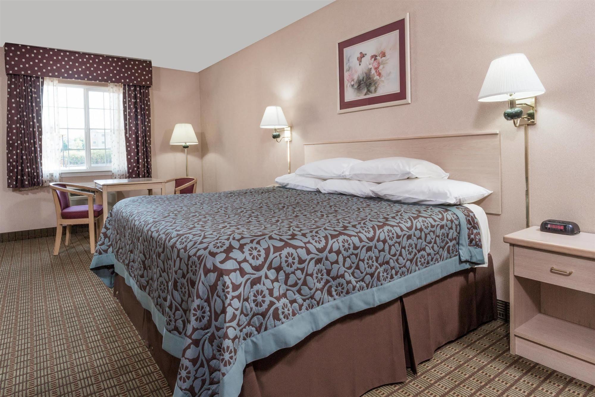 Days Inn By Wyndham Portland Central Extérieur photo