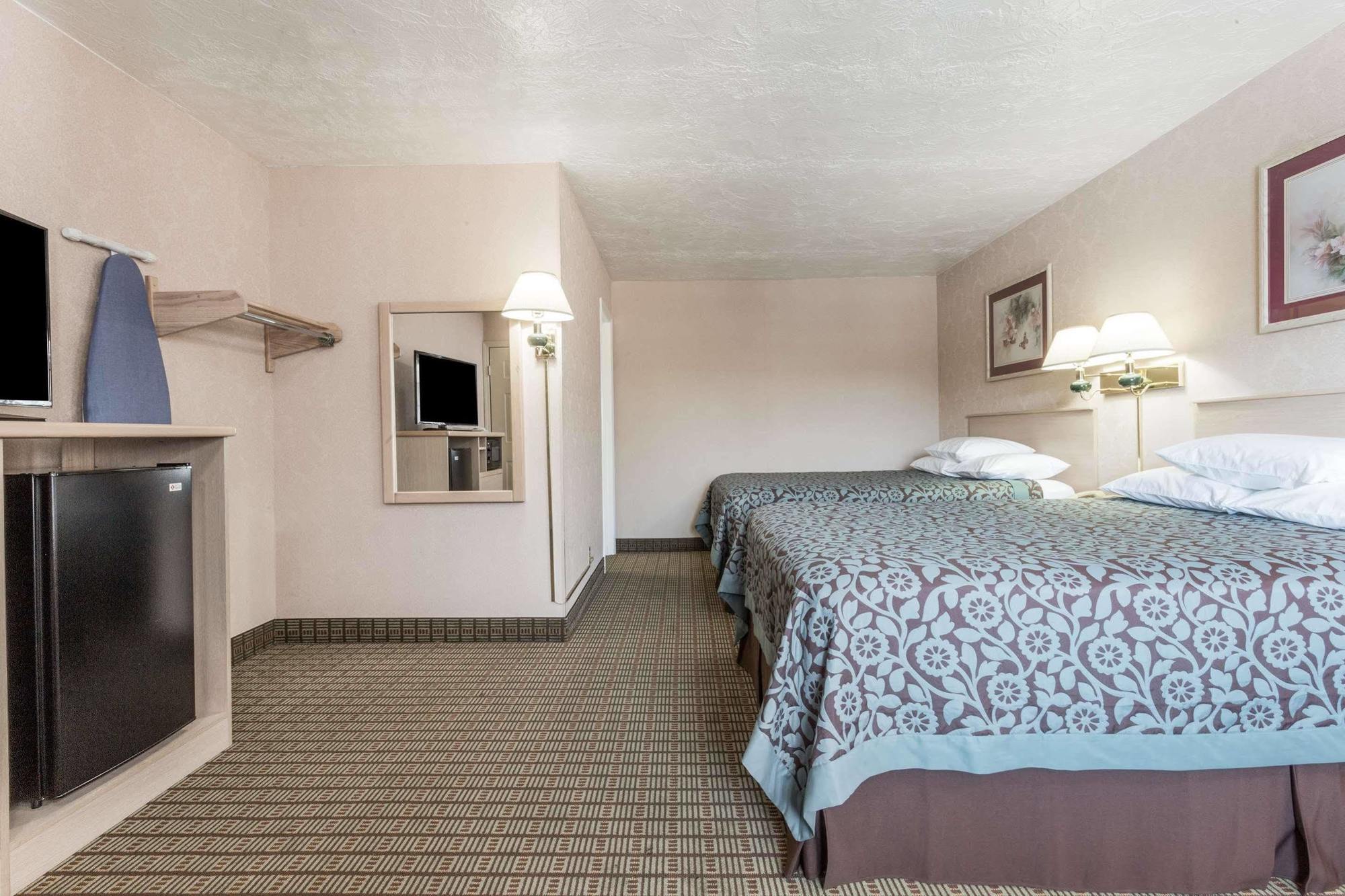 Days Inn By Wyndham Portland Central Extérieur photo