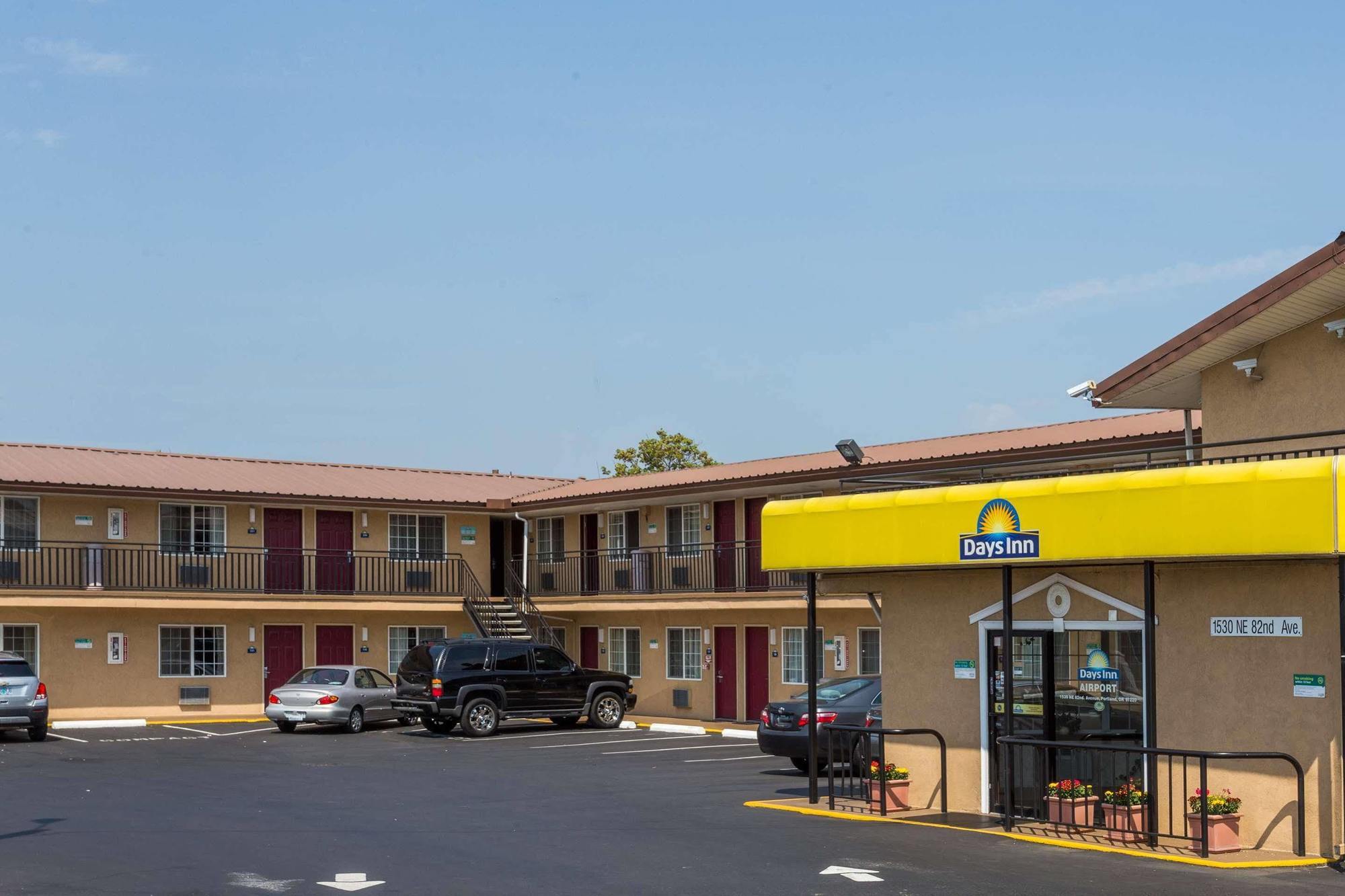 Days Inn By Wyndham Portland Central Extérieur photo