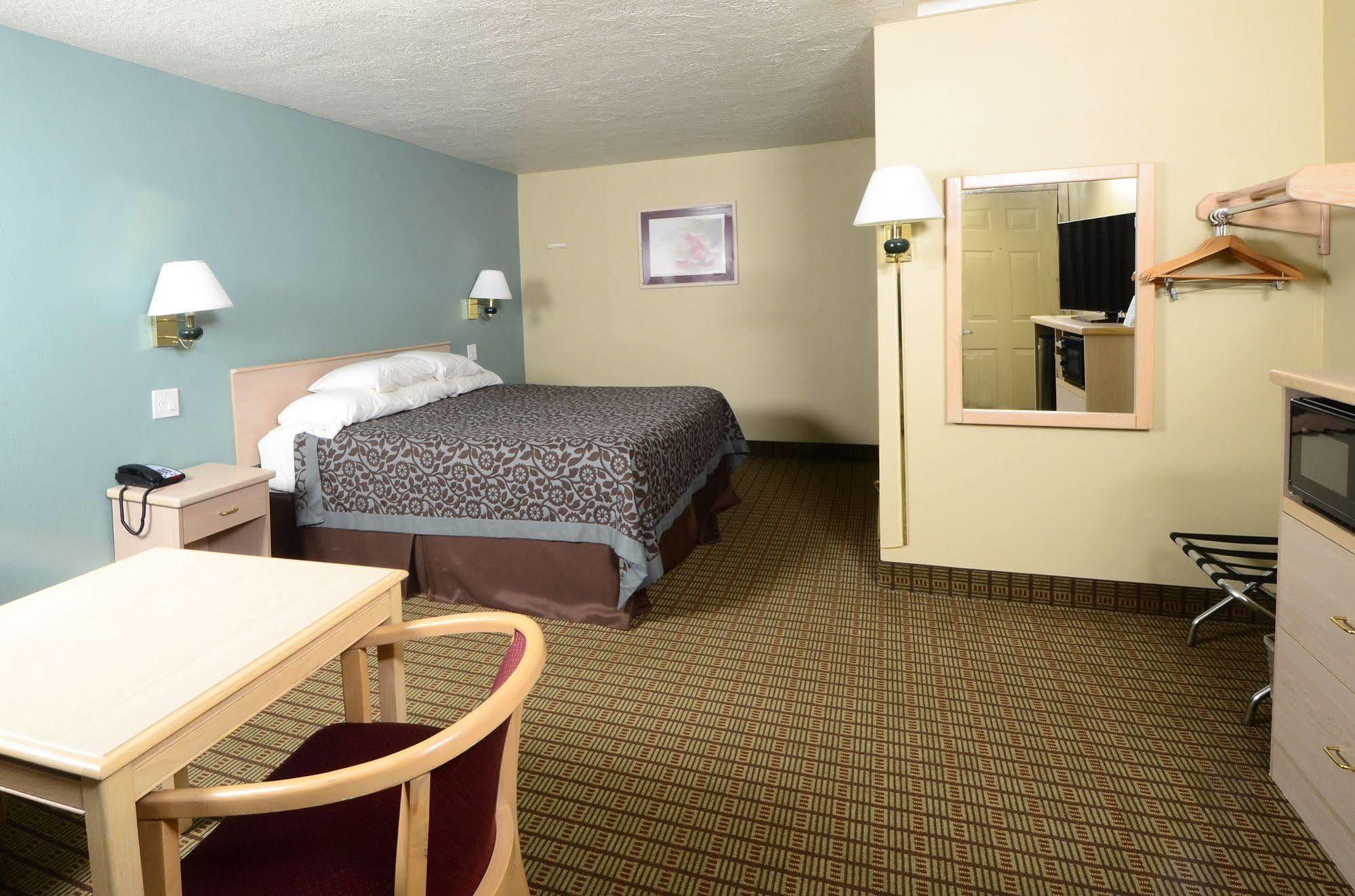 Days Inn By Wyndham Portland Central Extérieur photo